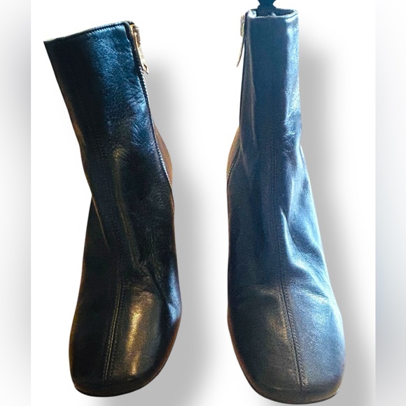 Paul Smith Black Leather Ankle Boots Women 7.5 Designer Square Toe Zip MSRP $598 - Picture 1 of 15